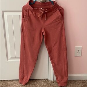 Women’s Lululemon Athletica Scuba High-Rise French Terry Jogger.